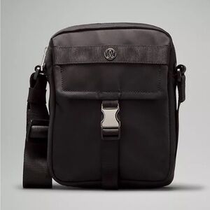 Lululemon “Wunderlust Crossbody Bag” - black - NWT